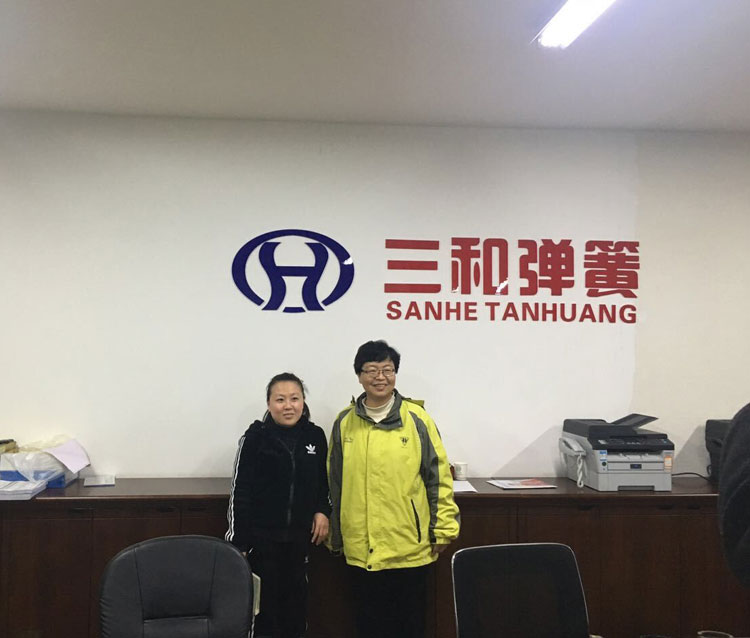 台灣客(kè)戶來我(wǒ)司合影(yǐng)