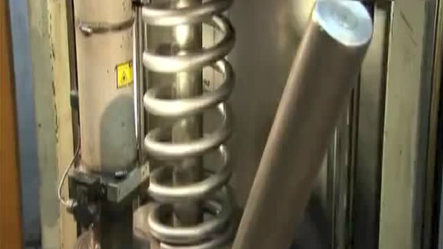 【視(shi)頻】房屋(wū)抗震原(yuán)來也可(kě)以用彈(dan)簧，熱卷(juan)彈簧生(sheng)産全過(guò)程及詳(xiáng)解！